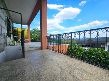 Terraza con acceso desde la cocina