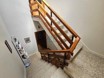 Escaleras acceso tercera planta