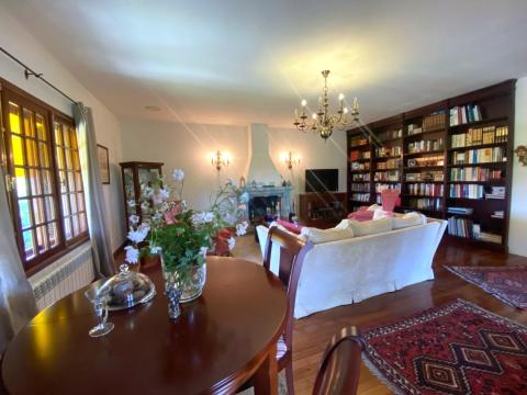 Planta Baja: Salón-comedor con chimenea