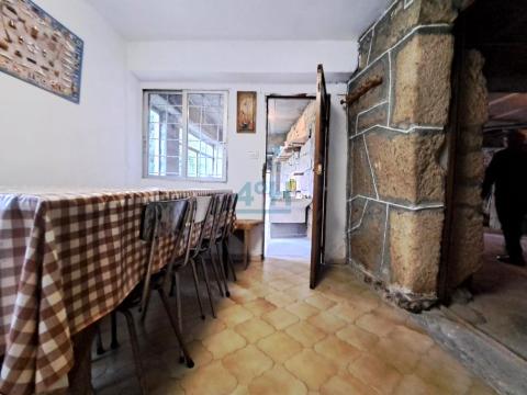 Planta Baja: Comedor con acceso a galería