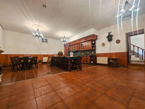Planta Baja: Salón-comedor con cocina americana
