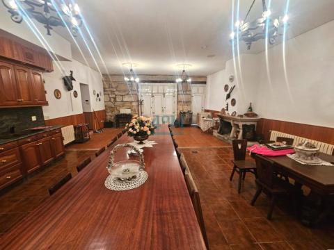 Planta Baja: Salón-comedor con cocina americana