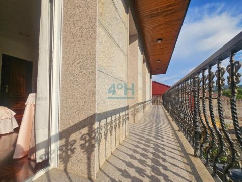 Planta Alta: Salida desde dormitorio 2 a balcón