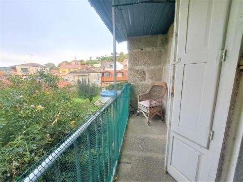 Balcón a fachada trasera