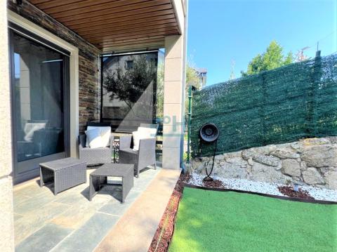 Planta Baja: Jardín trasero con porche