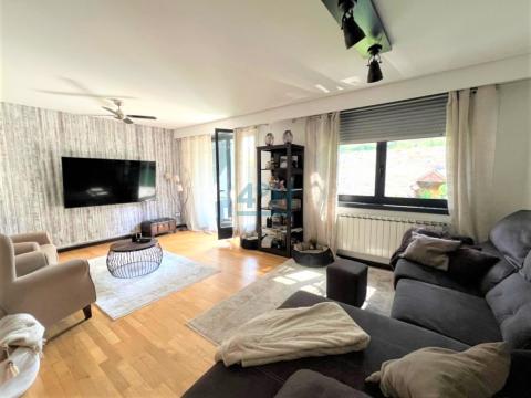 Planta Baja: Salón-comedor