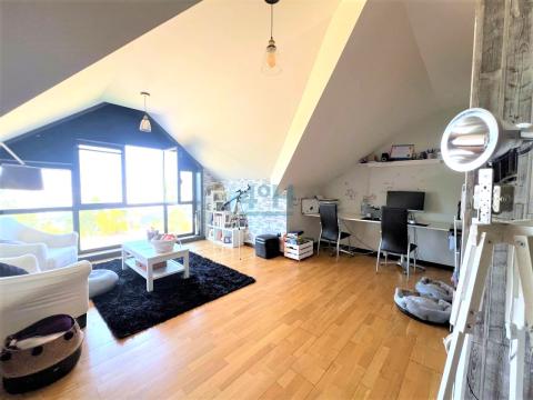 Planta Bajo cubierta: Salón y zona de despacho