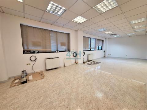 Oficina vacía / Zona diáfana