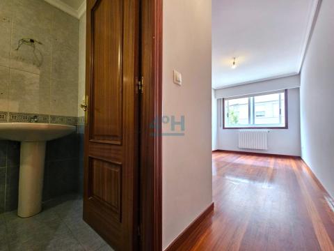Acceso a baño del dormitorio-suite