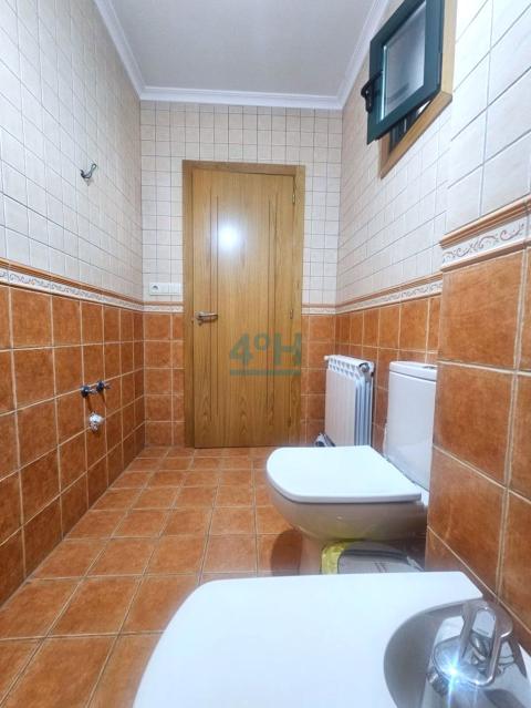 Baño 1 con bañera
