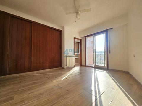 Dormitorio-suite con baño