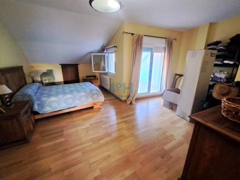 Dormitorio-suite con acceso a terraza
