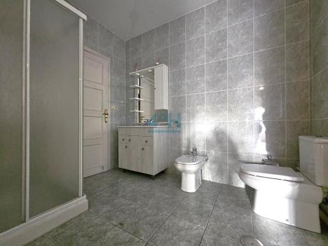 Baño completo con plato de ducha