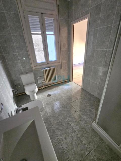 Baño completo con plato de ducha